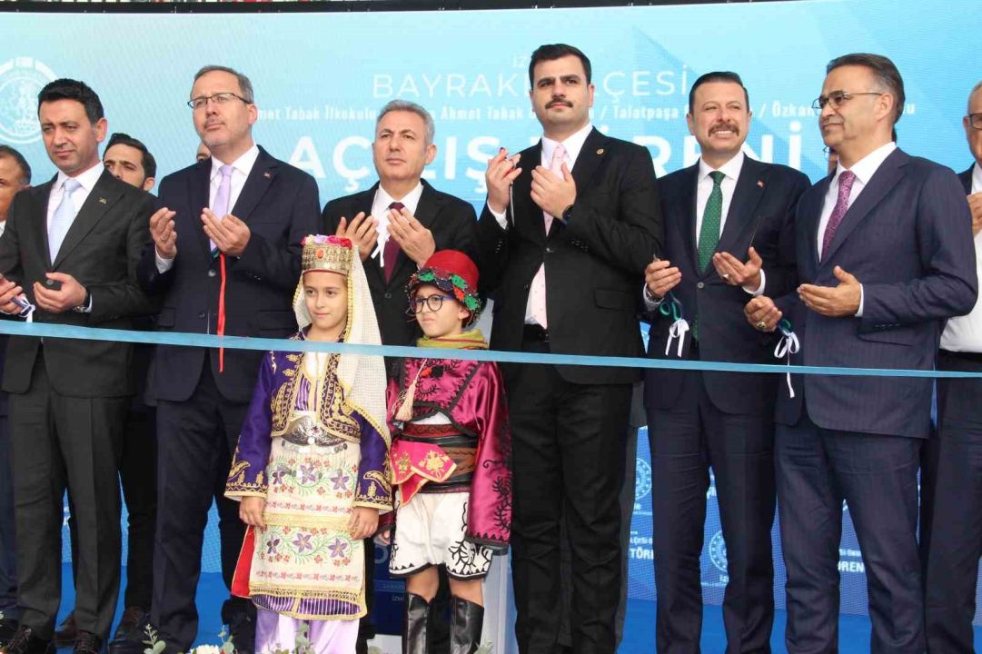 Depremde hasar görünce yeniden yapılan 4 okulun açılışı gerçekleştirildi