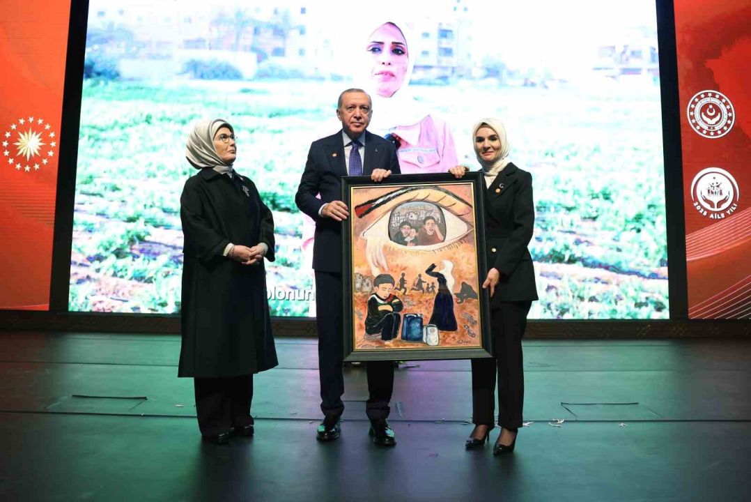 Cumhurbaşkanı Erdoğan: "Kadına el kaldıranın eli de, vicdanı da kararmıştır"