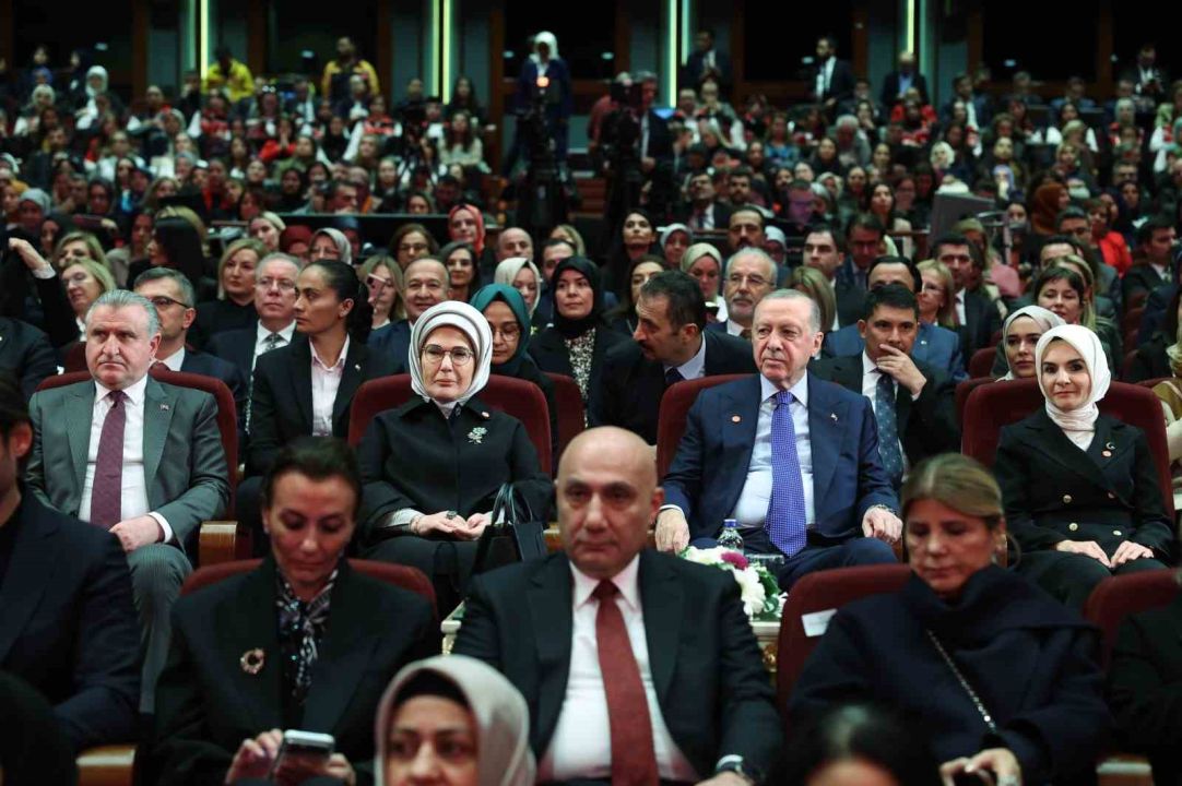 Cumhurbaşkanı Erdoğan: "Kadına el kaldıranın eli de, vicdanı da kararmıştır"