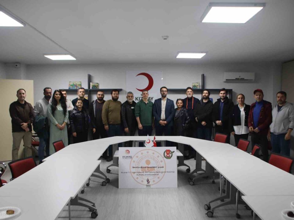 Manisa Medya Akademisinde ilk ders ‘Yapay zeka haberciliği' oldu