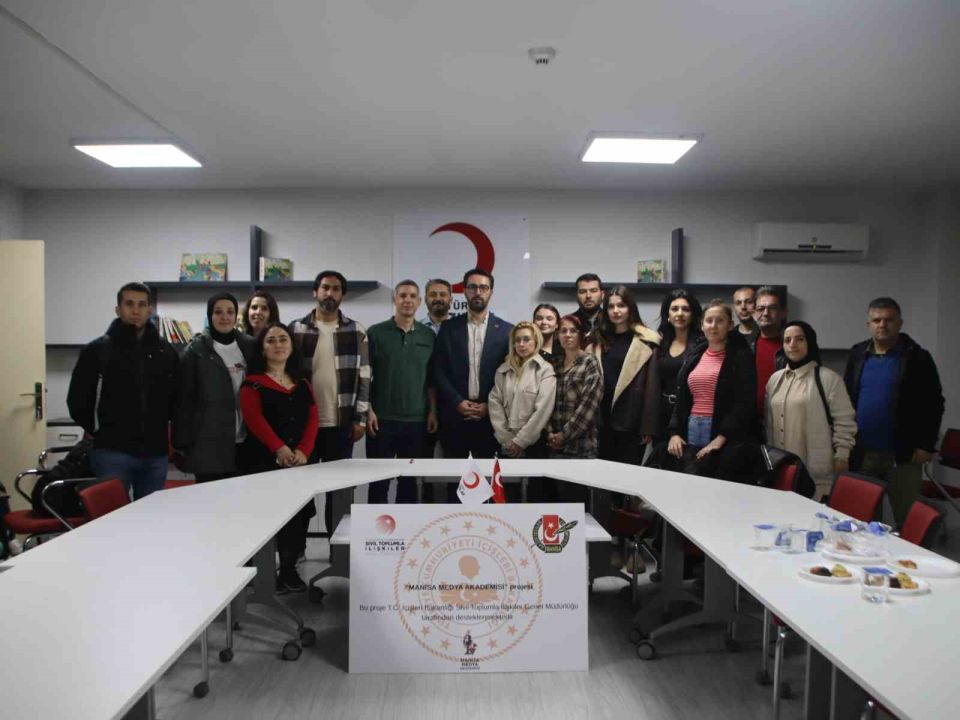 Manisa Medya Akademisinde ilk ders ‘Yapay zeka haberciliği' oldu