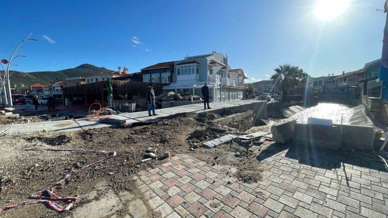 Selin etkilediği Foça’nın sokakları Venedik’e döndü!