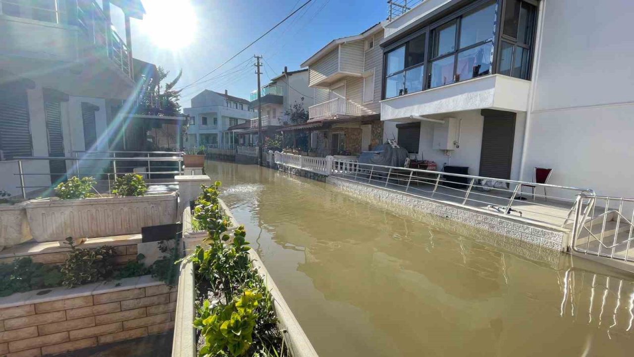 Selin etkilediği Foça’nın sokakları Venedik’e döndü!