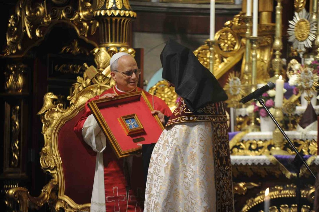 Papa 14. Leo, Ermeni Apostalik Katedrali’ne "dua ziyareti" gerçekleştirdi