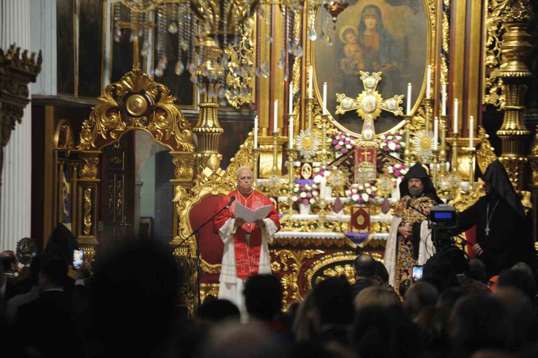 Papa 14. Leo, Ermeni Apostalik Katedrali’ne "dua ziyareti" gerçekleştirdi