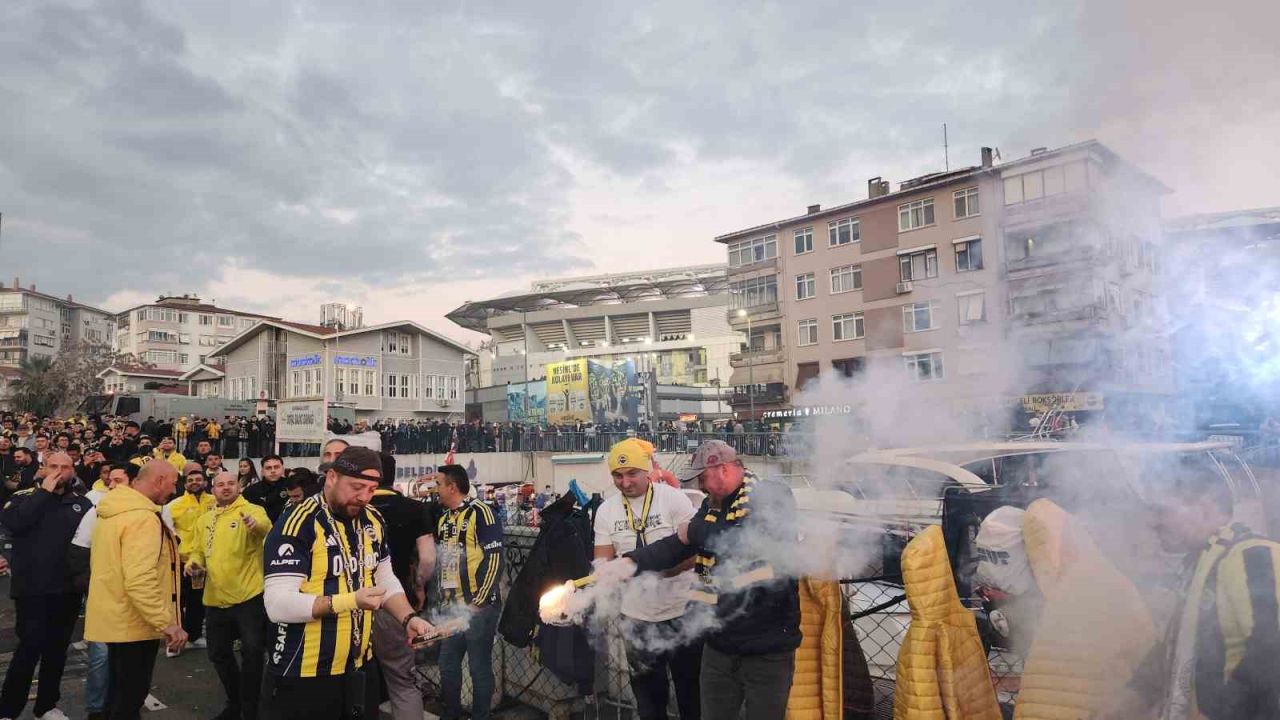 Fenerbahçe taraftarından derbiye yoğun ilgi