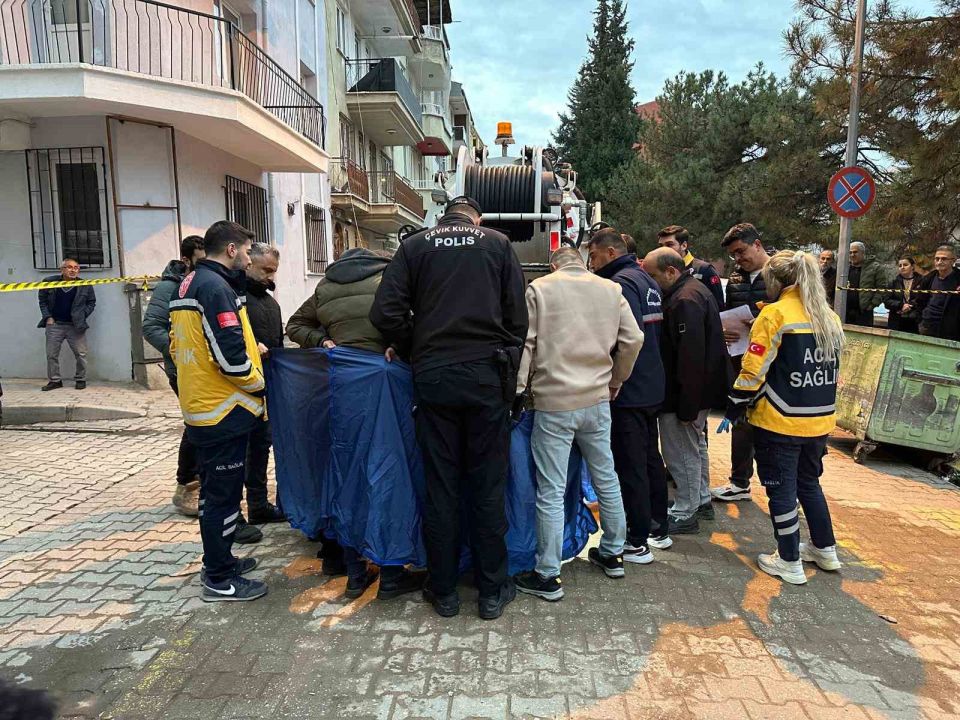 Ege'de şok olay: Kanalizasyonda cenin bulundu!
