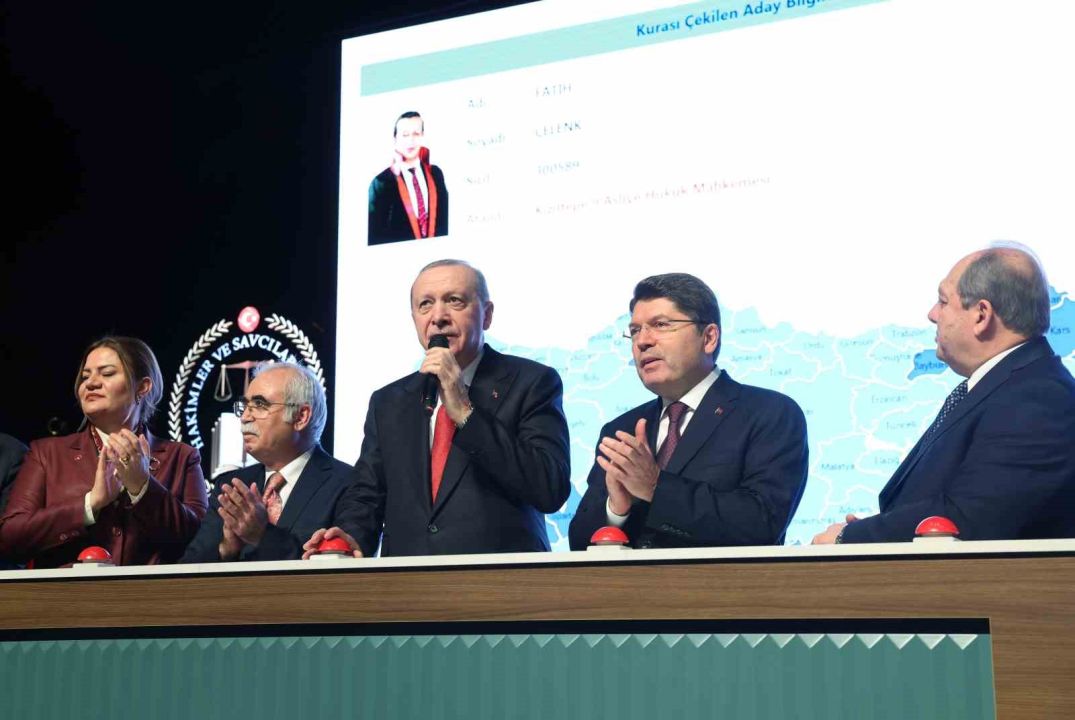 Cumhurbaşkanı Erdoğan: "Özgürlüklerin herkese eşit uygulandığı yeni Türkiye’yi inşallah herkes kabullenecek"