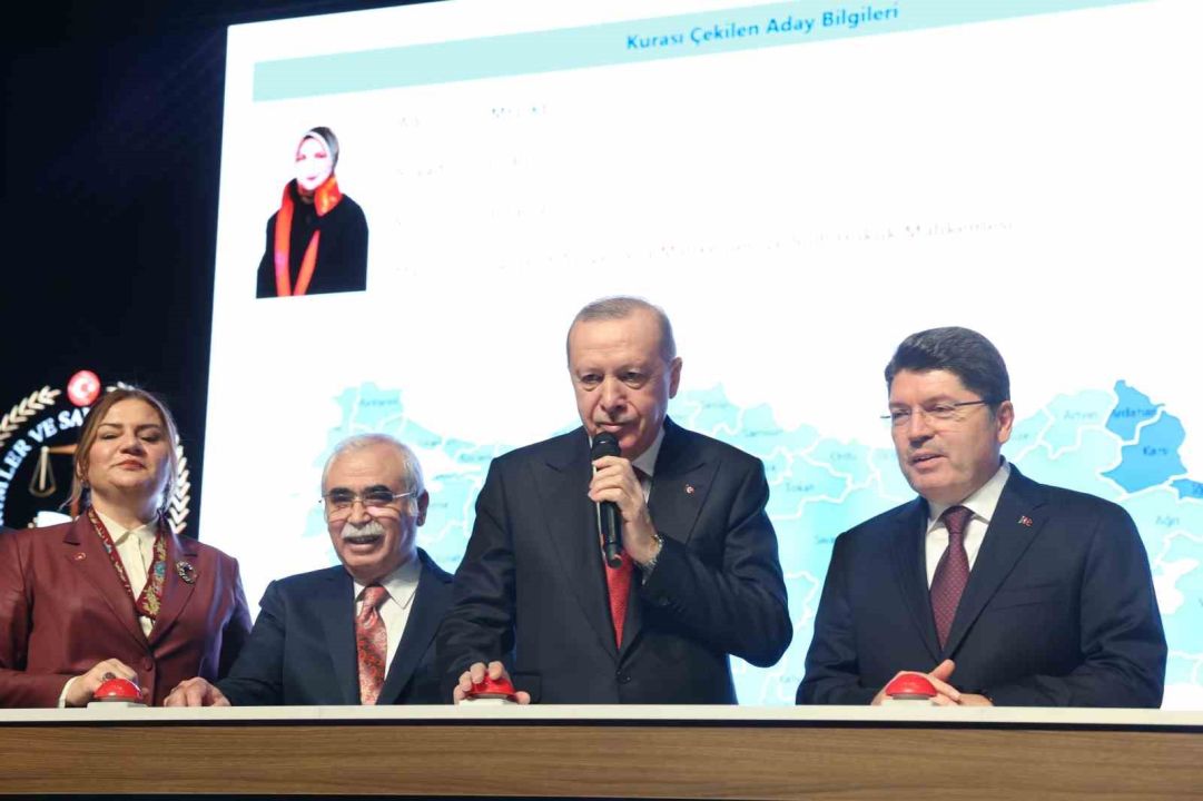 Cumhurbaşkanı Erdoğan: "Özgürlüklerin herkese eşit uygulandığı yeni Türkiye’yi inşallah herkes kabullenecek"