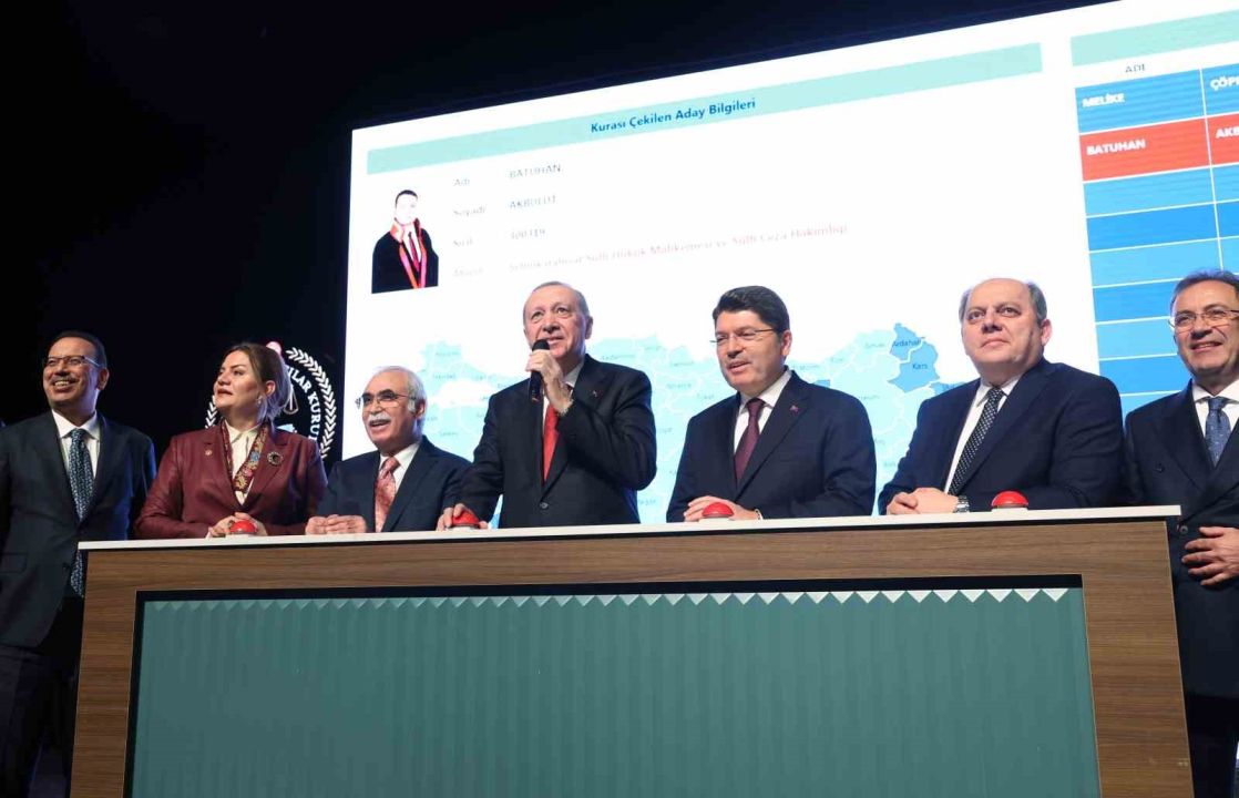 Cumhurbaşkanı Erdoğan: "Özgürlüklerin herkese eşit uygulandığı yeni Türkiye’yi inşallah herkes kabullenecek"