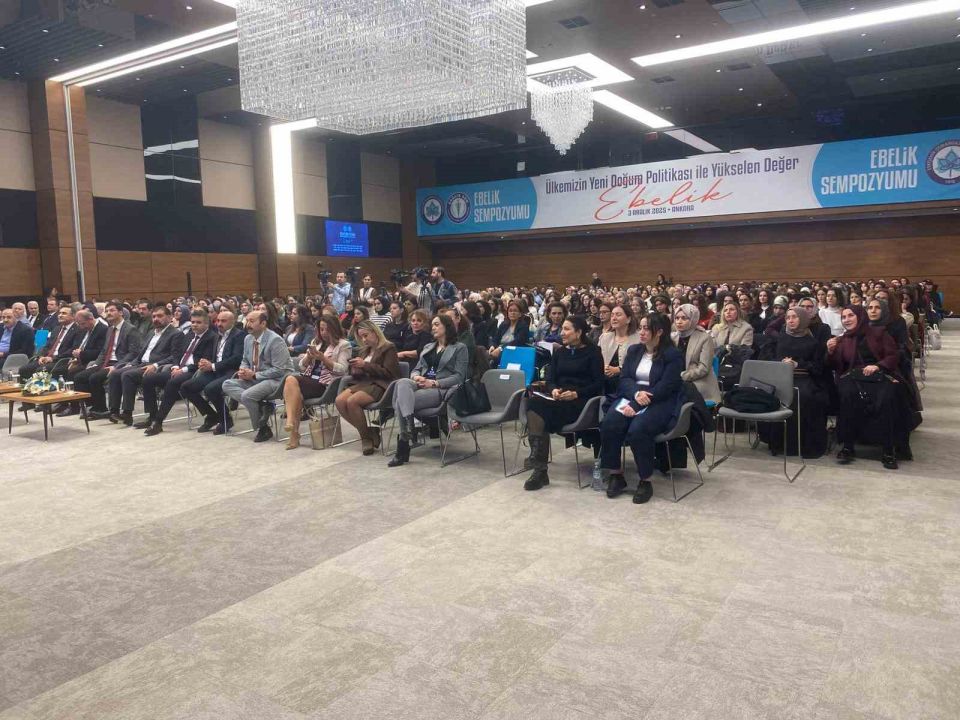 Sağlık-Sen Genel Başkanı Doğan: "Ebelik anneden kızına geçen bir emanet olarak başlamıştır"
