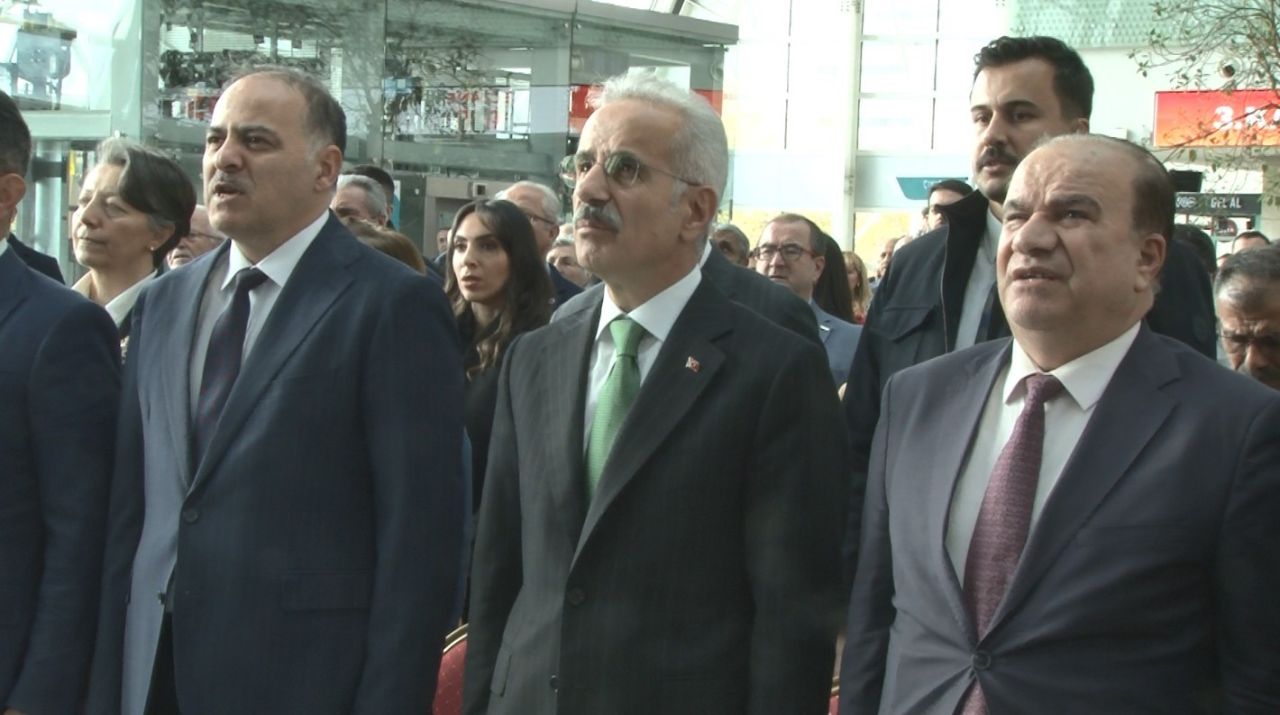 Bakan Uraloğlu: "10 milyondan fazla engelli yolcumuz ücretsiz seyahat hakkından yararlandı"