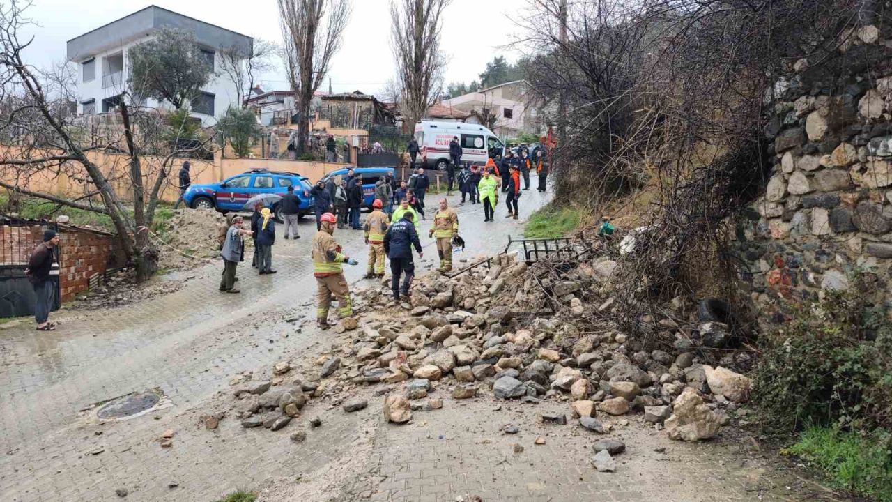Manisa’da aşırı yağmurlardan istinat duvarı çöktü: 1 ölü!