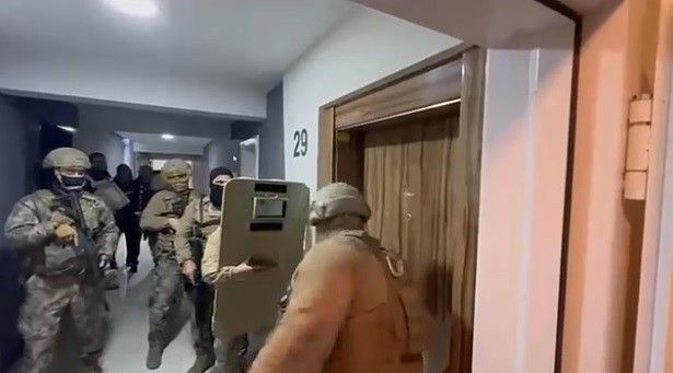 Filmleri aratmayan yasa dışı bahis operasyonu: 49 tutuklama!