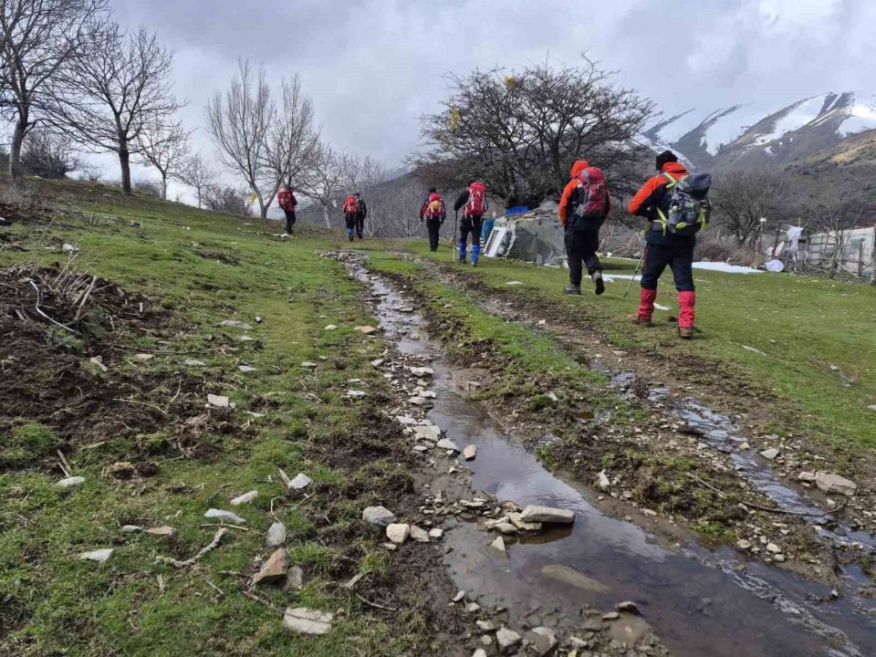 Bozdağ’da kaybolan dağcıyı arama çalışmaları İzmir’e kaydırıldı
