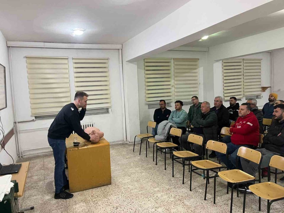 İlçede STK’lara yönelik ‘hayat kurtaran’ eğitimler başladı