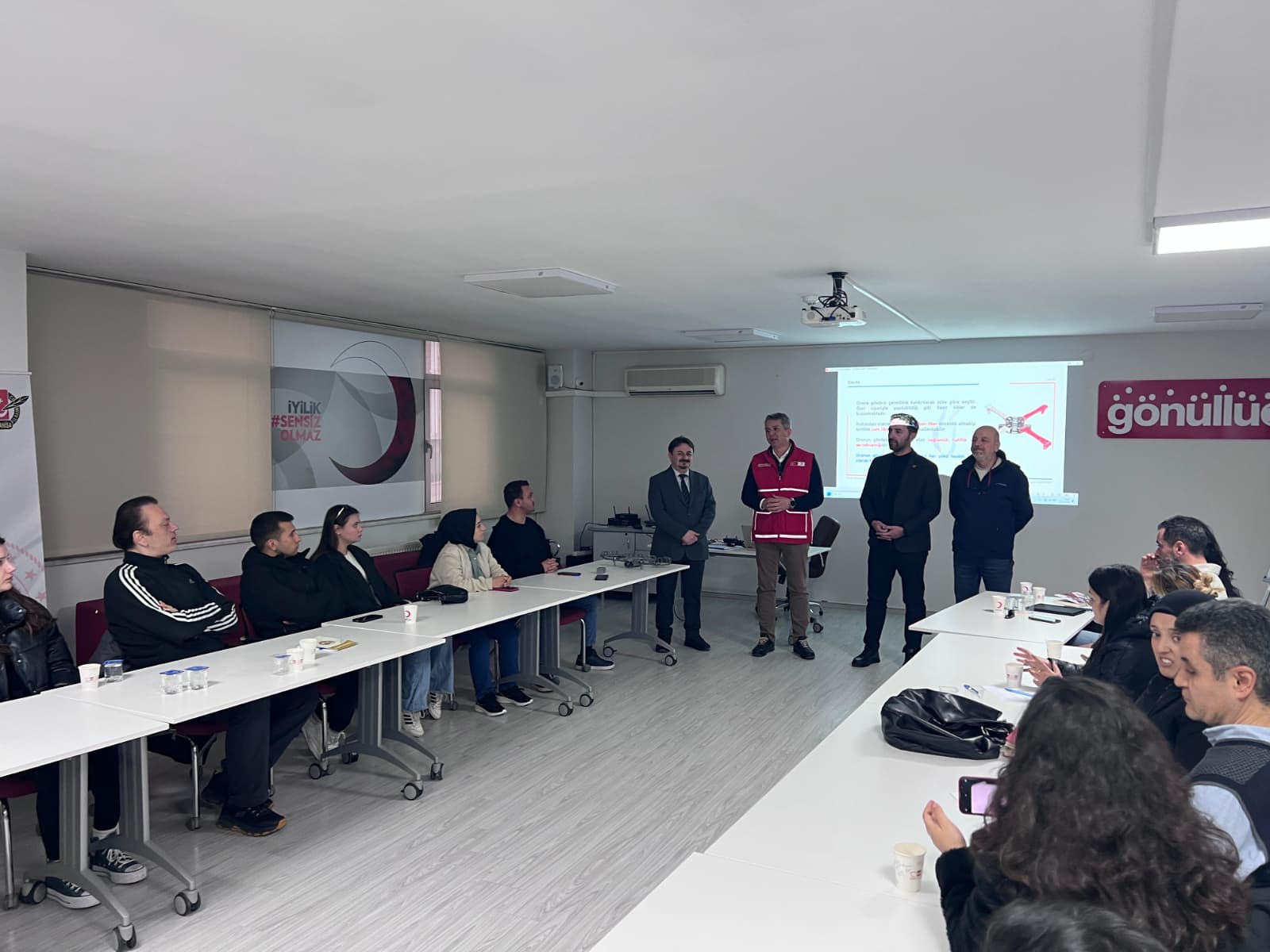Manisa'da gazetecilere ücretsiz dron eğitimi