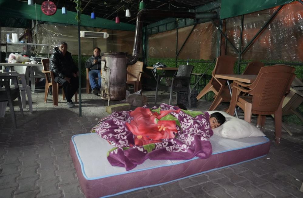 5.1 büyüklüğündeki depremden sonra artçılar devam ediyor: Vatandaşlar dışarda sabahladı!