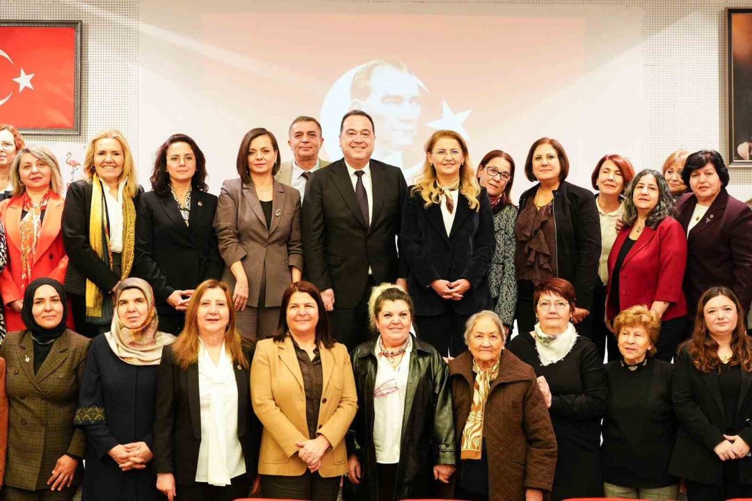 Kadın belediye başkanları Manisa’da buluştu