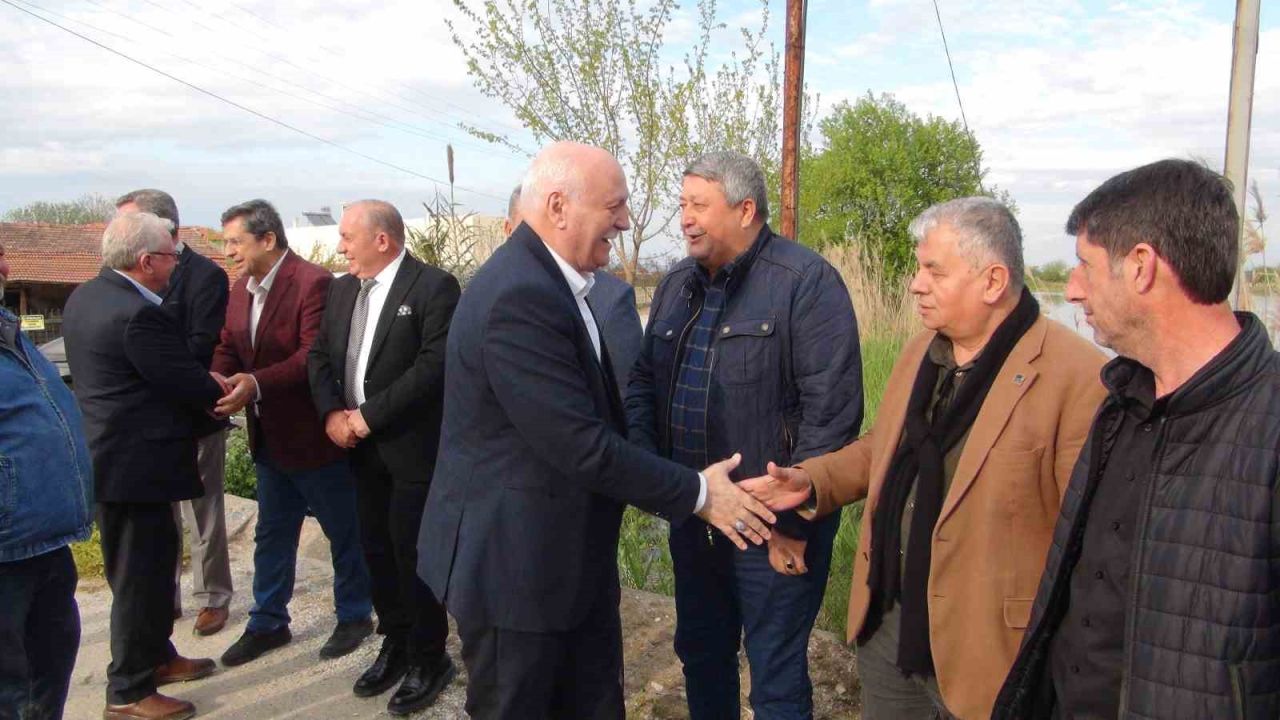 TZOB Genel Başkanı Bayraktar, Manisa’da su altında kalan tarım arazilerini inceledi, destek çağrısı yaptı
