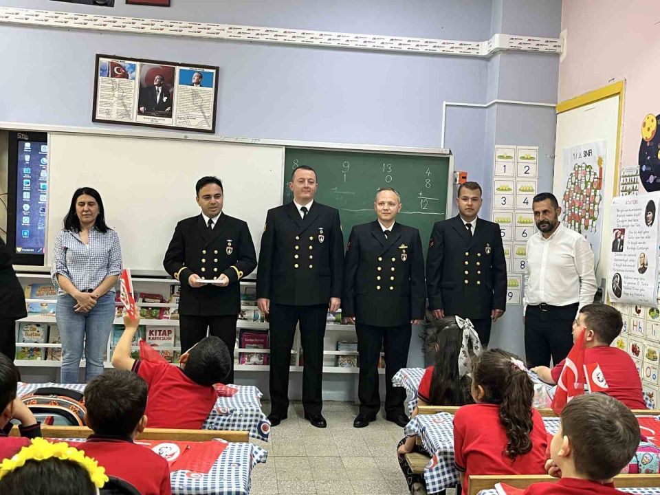 Bayındır’da "İlk Mektubum Mehmetçiğe" projesinde duygusal anlar