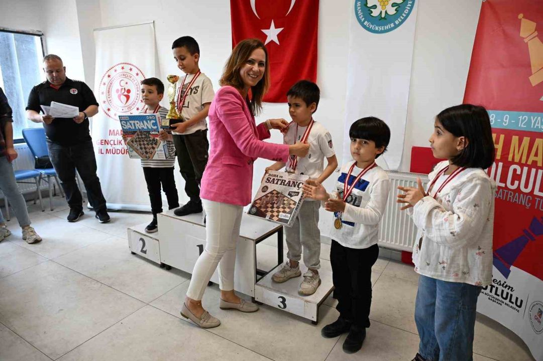 Minik satranççılar Manisa’da yarıştı