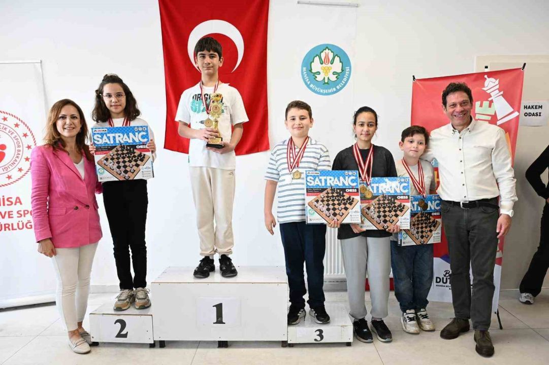 Minik satranççılar Manisa’da yarıştı