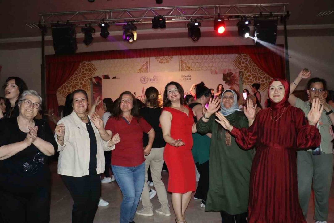 Anneler Günü’nde kadınlar doyasıya eğlendi