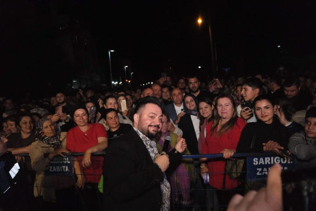 Hüseyin Kağıt Sarıgöl’ü coşturdu