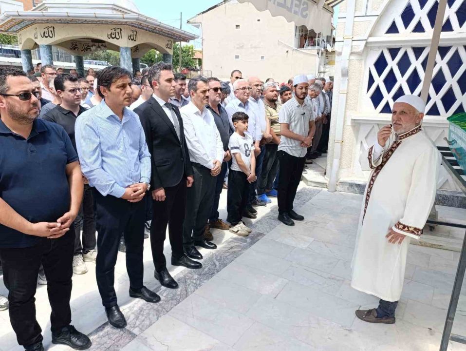 Denizli’deki facia kurbanı şoför Manisa'da gözyaşlarıyla uğurlandı