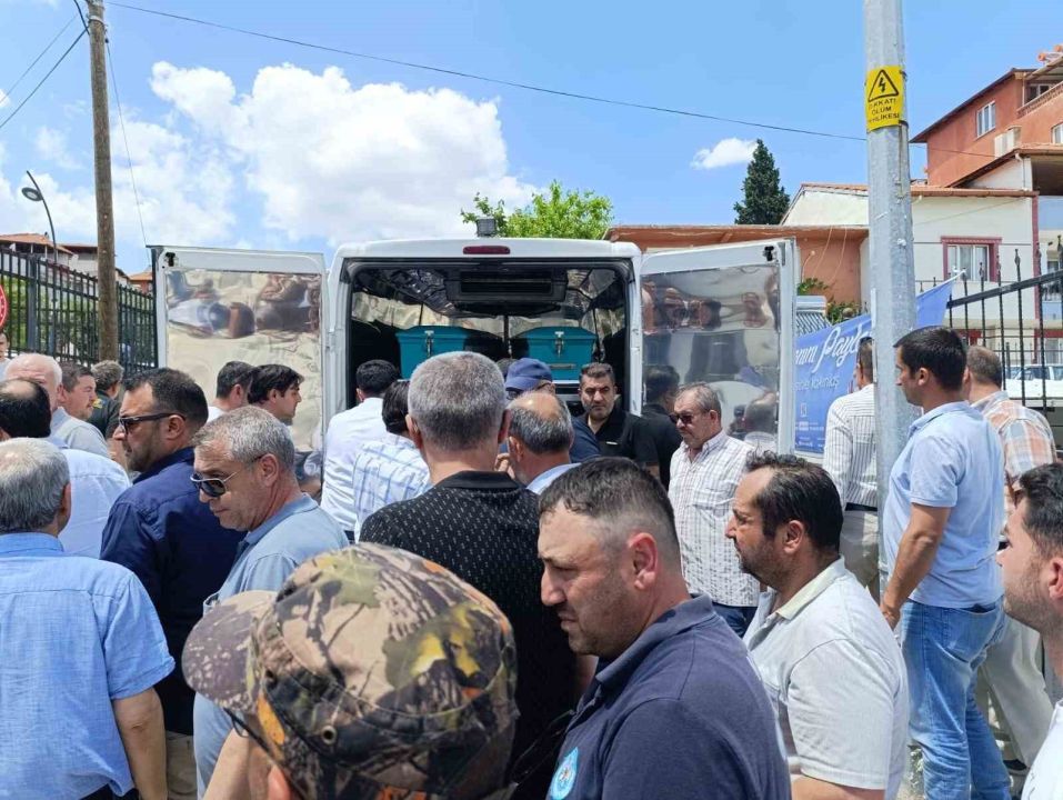 Denizli’deki facia kurbanı şoför Manisa'da gözyaşlarıyla uğurlandı