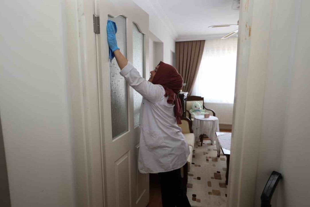 Şehzadeler’de yaşlılar ve engellilerin evleri pırıl pırıl