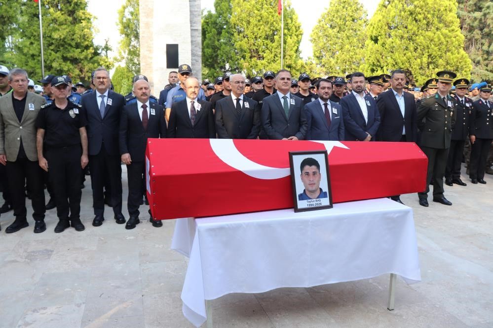 17 gün önce ikinci kez baba olmuş! Şehit polis memuru toprağa verildi
