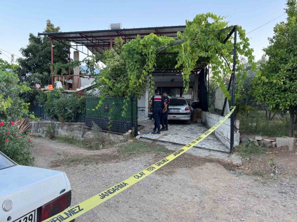 Bahçe kapısı sesi cinayete neden oldu: 1 ölü, 2 yaralı