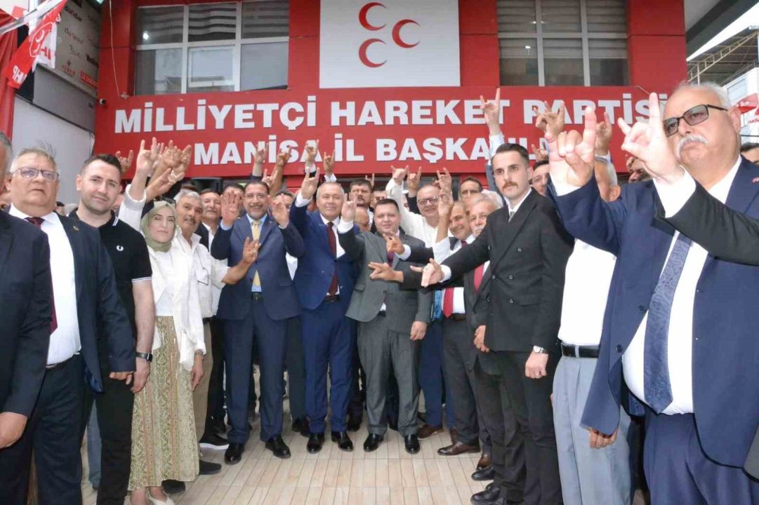 MHP Manisa’da devir teslim töreni