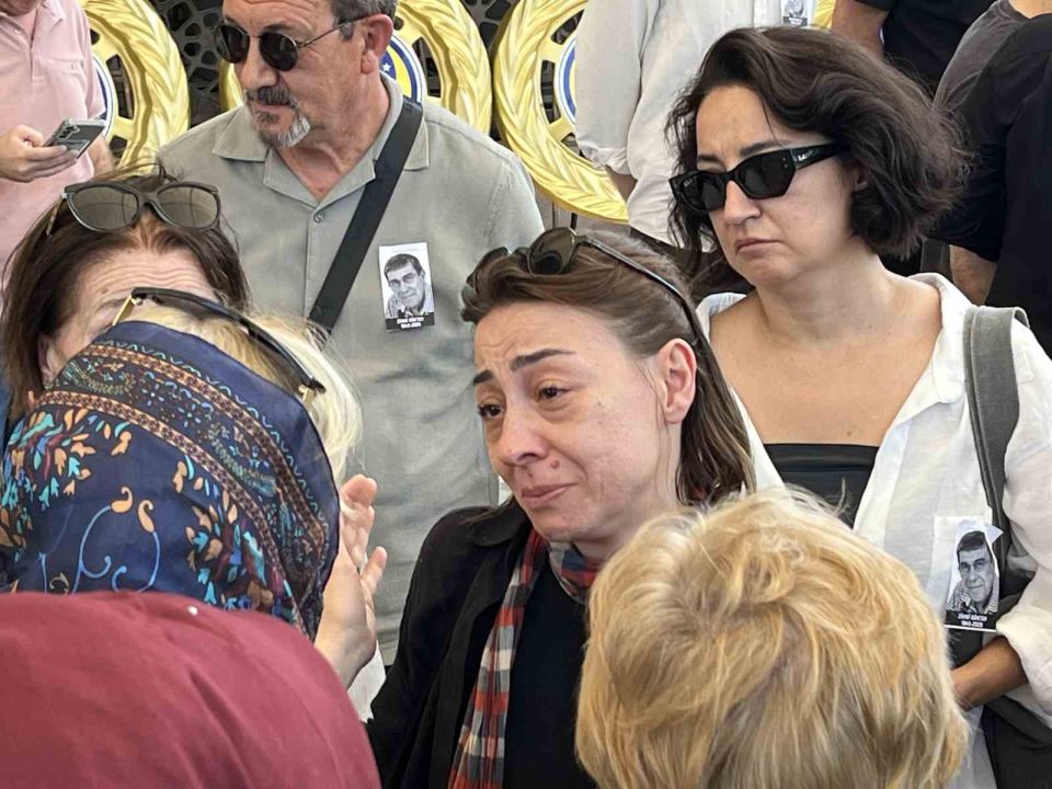 Usta oyuncu Zihni Göktay son yolculuğuna uğurlandı
