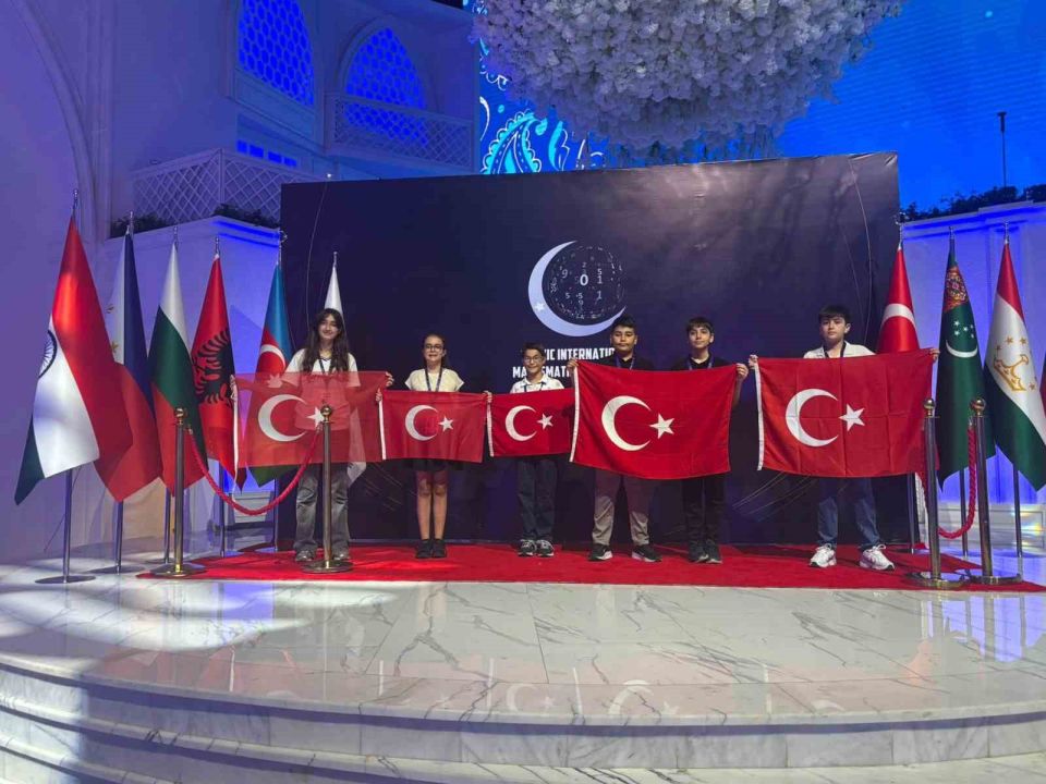 İzmirli öğrencilerden matematik olimpiyatlarında dünya derecesi
