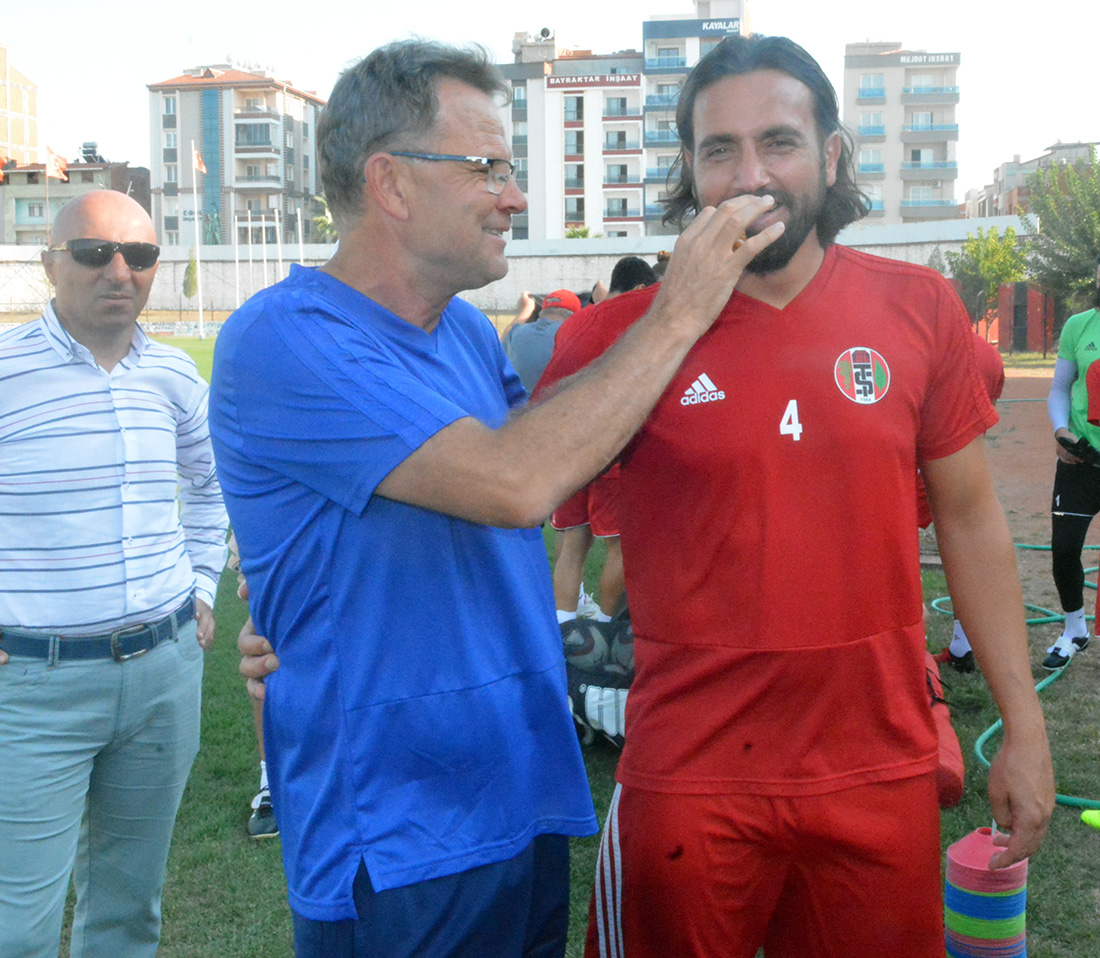 Başkan Sezer: 'Başımız hiçbir zaman yere eğilmesin'
