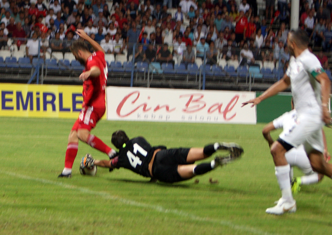 Turgutluspor dünyaları kaçırdı, liderliği kaybetti: 0-0