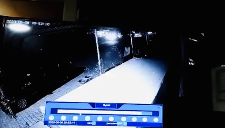 Gökkaya'da 3 kişinin yaralandığı kaza kamerada (VİDEO)