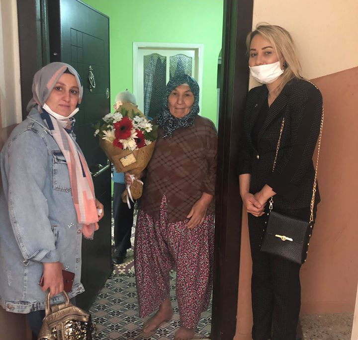 MHP Kadın Kolları, şehit annelerinin Anneler Gününü kutladı