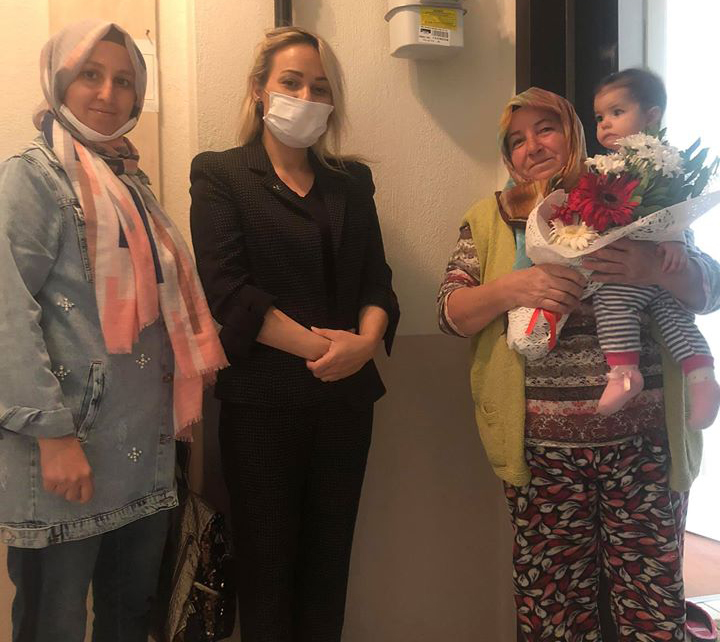 MHP Kadın Kolları, şehit annelerinin Anneler Gününü kutladı