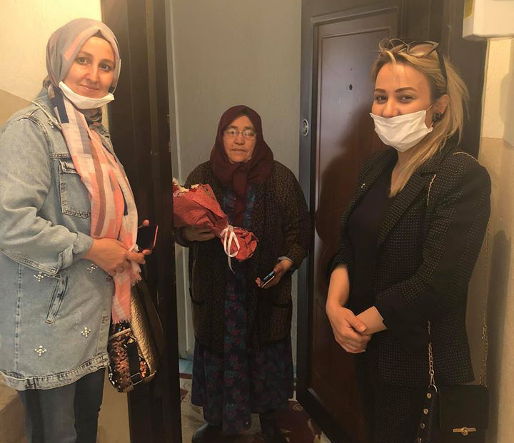 MHP Kadın Kolları, şehit annelerinin Anneler Gününü kutladı