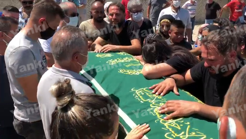 Turgutlu'yu yasa boğan minik Nira gözyaşlarıyla toprağa verildi (GÖRÜNTÜLÜ)