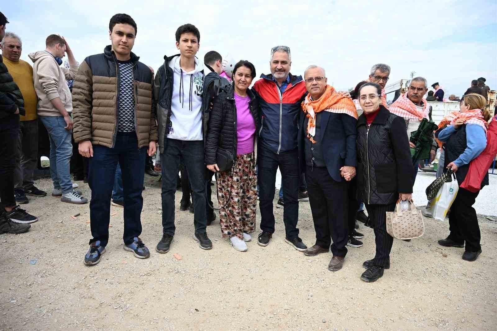 10. Salihli Deve Güreşleri Festivali yapıldı