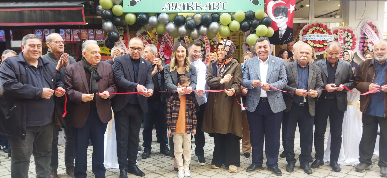 Raya Çocuk Ayakkabı Mağazası Turgutlu'da hizmete girdi