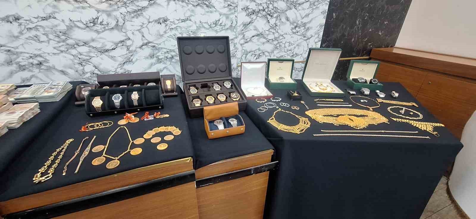 'Türk Escobar' lakaplı şahıs ve çetesi operasyonla yakalandı..Ele geçirilenler şok etti!