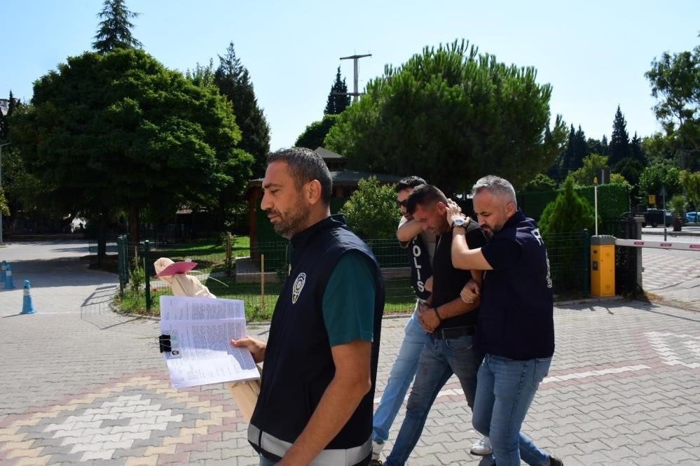 Manisa'da sokak ortasında kadını öldüresiye döven o sanık tahliye edildi!