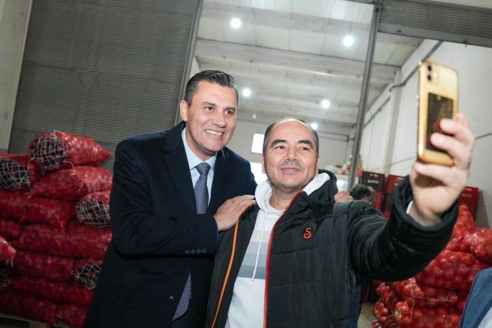 Başkan Zeyrek haldeki esnafları ziyaret etti