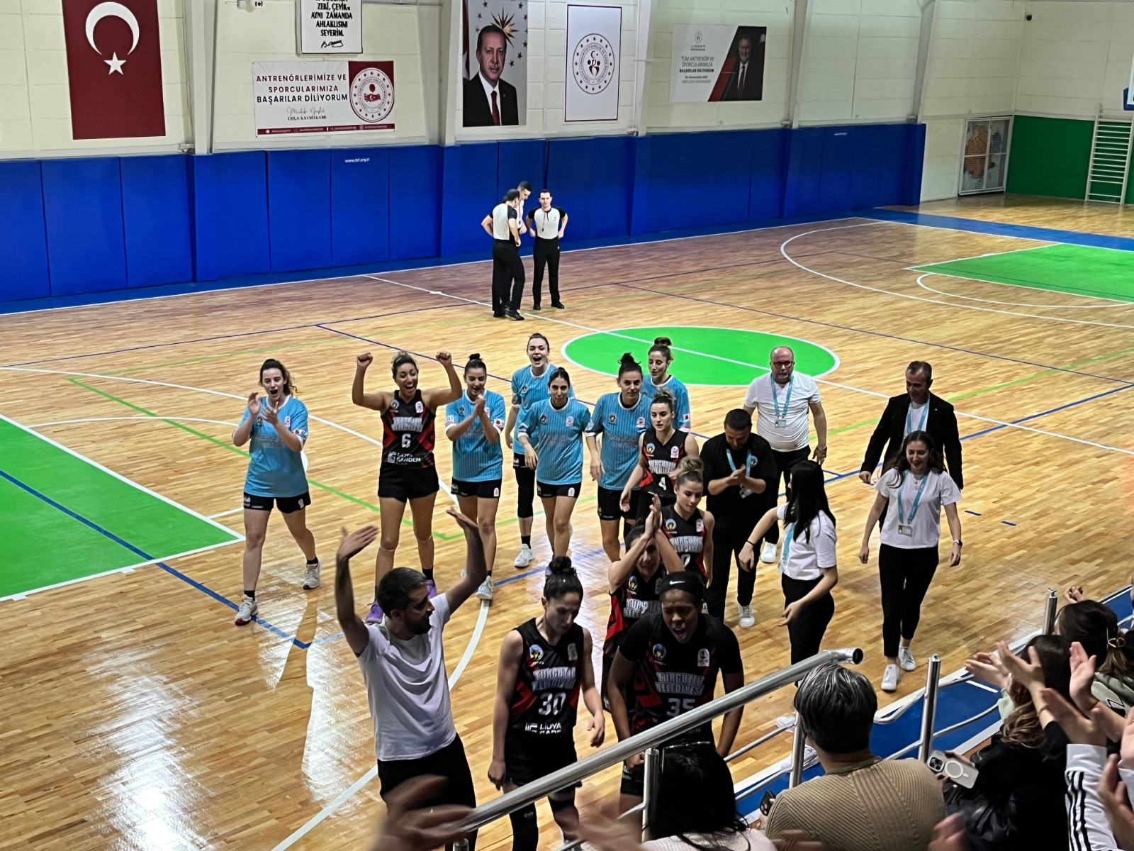 Turgutlu'nun Kadın Basketbolcuları fark attı!
